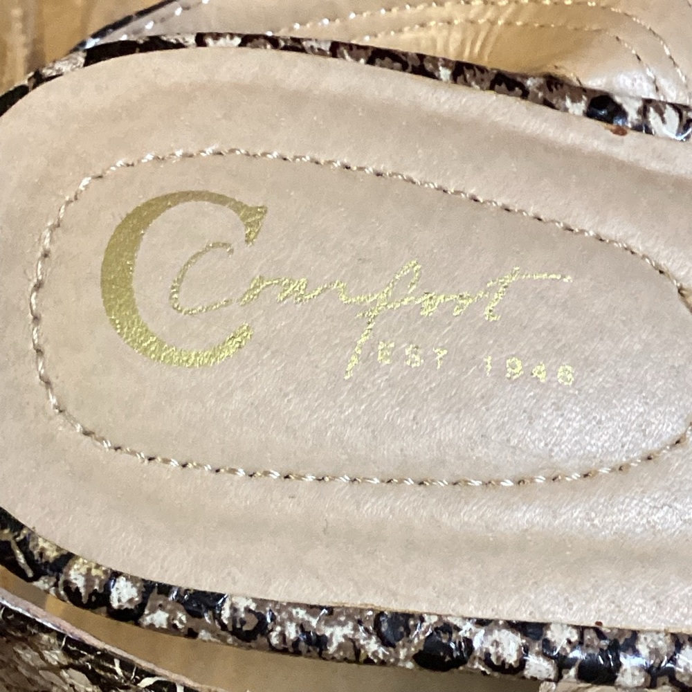 Comfort Snakeskin Ankle Strap Wedge Sandals Size 8 - Picture 13 of 13
